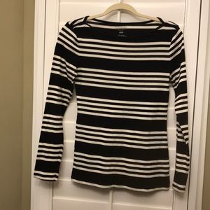 Cute black and white long sleeve shirt